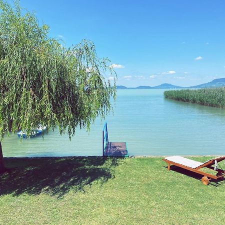 Balaton A Kertben - Balaton In The Garden - Beachfront Houses With Beautiful View, Private Beach Balatonfenyves Exterior photo