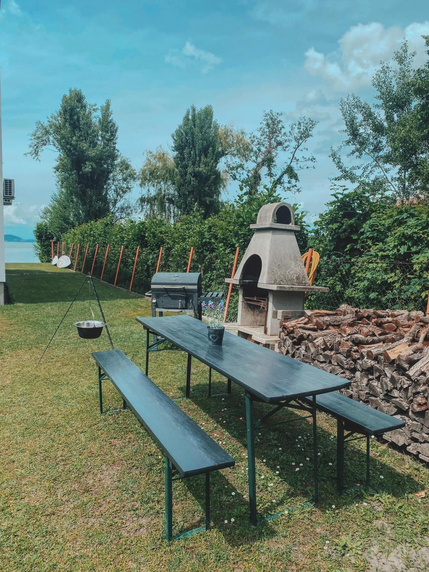 Balaton A Kertben - Balaton In The Garden - Beachfront Houses With Beautiful View, Private Beach Balatonfenyves Exterior photo