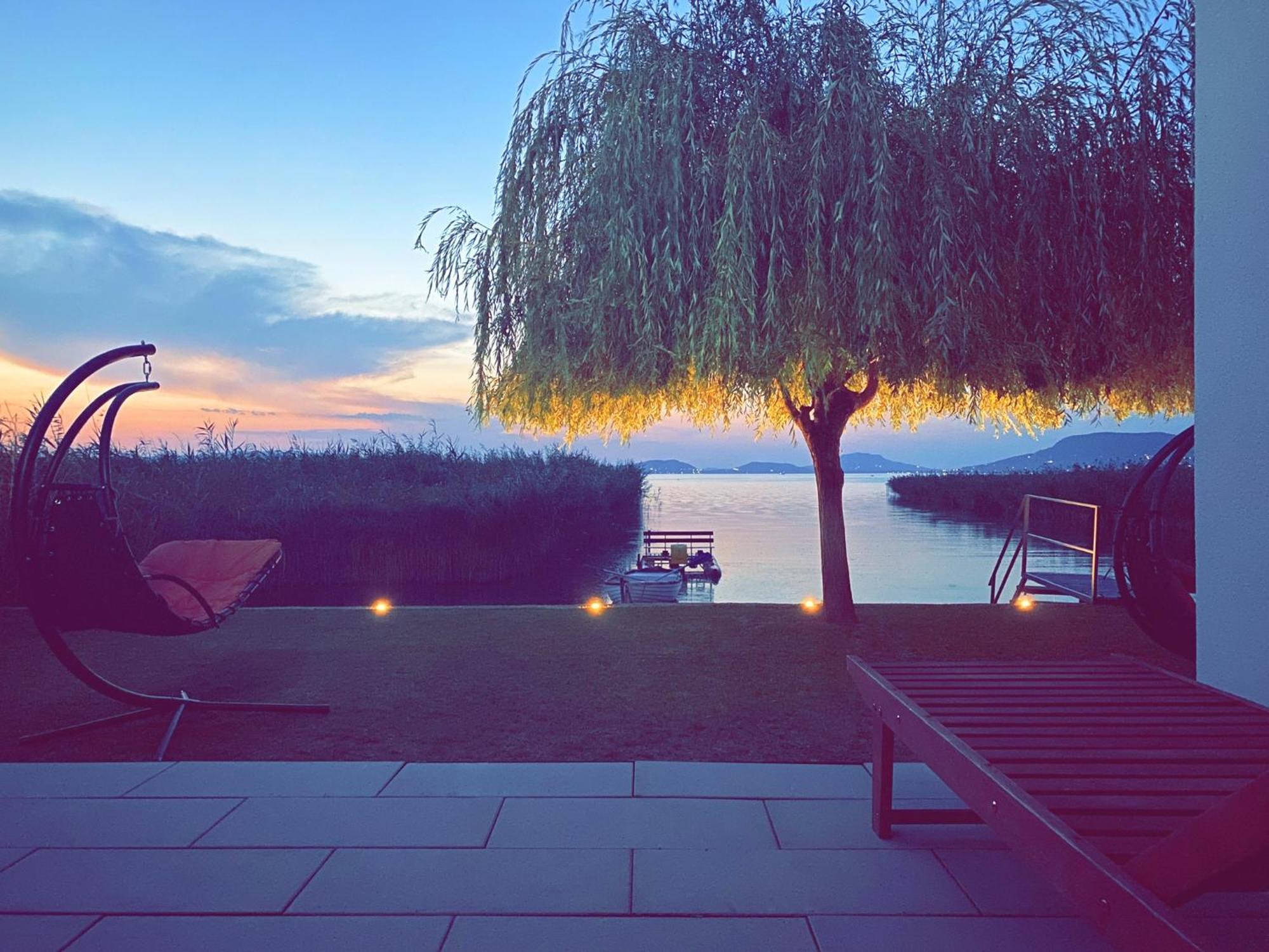 Balaton A Kertben - Balaton In The Garden - Beachfront Houses With Beautiful View, Private Beach Balatonfenyves Room photo