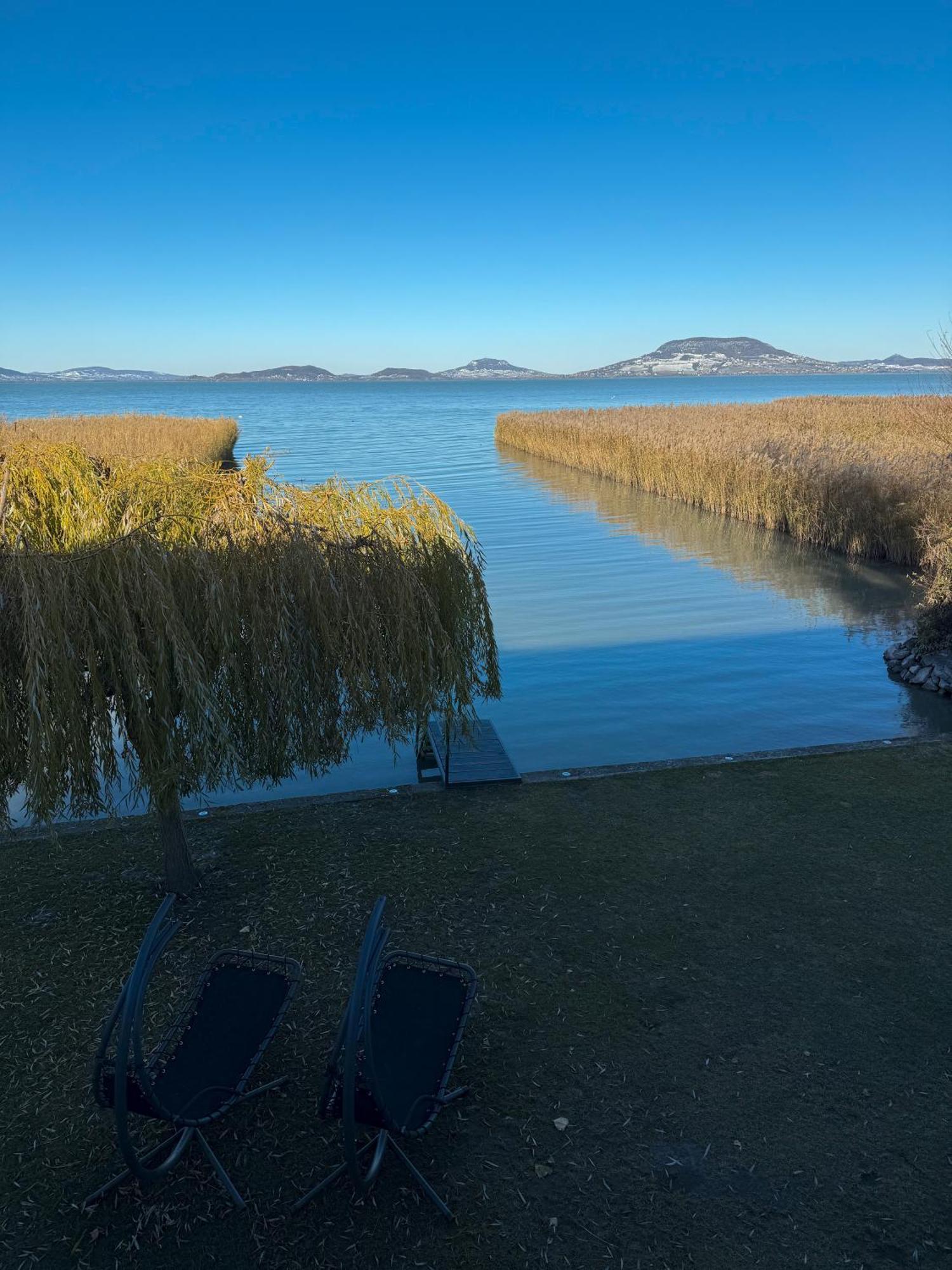 Balaton A Kertben - Balaton In The Garden - Beachfront Houses With Beautiful View, Private Beach Balatonfenyves Exterior photo